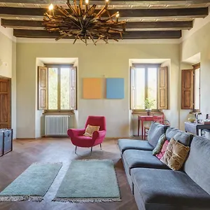 https://palazzo-gatteschi.it-tuscanyhotel.com